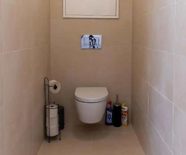 Apartment Maureen Lovely 2 Bedroom Unit With Community Pool Vienna