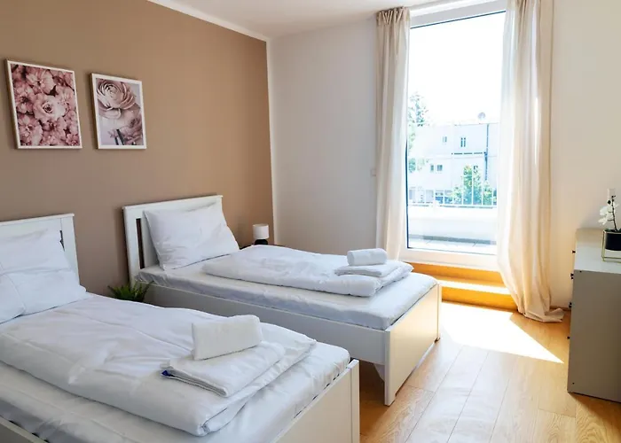 Maureen Lovely 2 Bedroom Unit With Community Pool