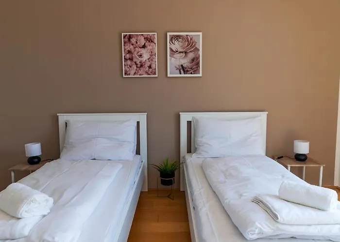 Maureen Lovely 2 Bedroom Unit With Community Pool * Vienna